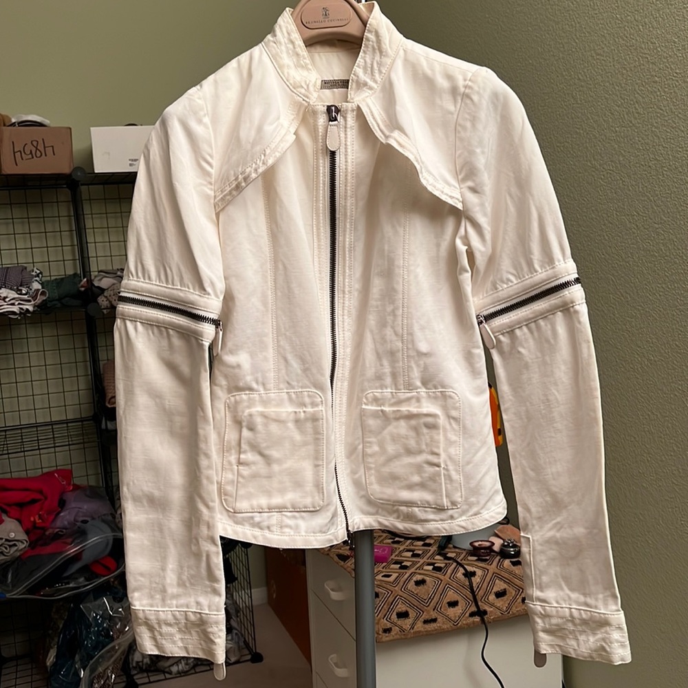 BOTTEGA VENETA JACKET | WOMENS SIZE 40. Very stylish. Off white